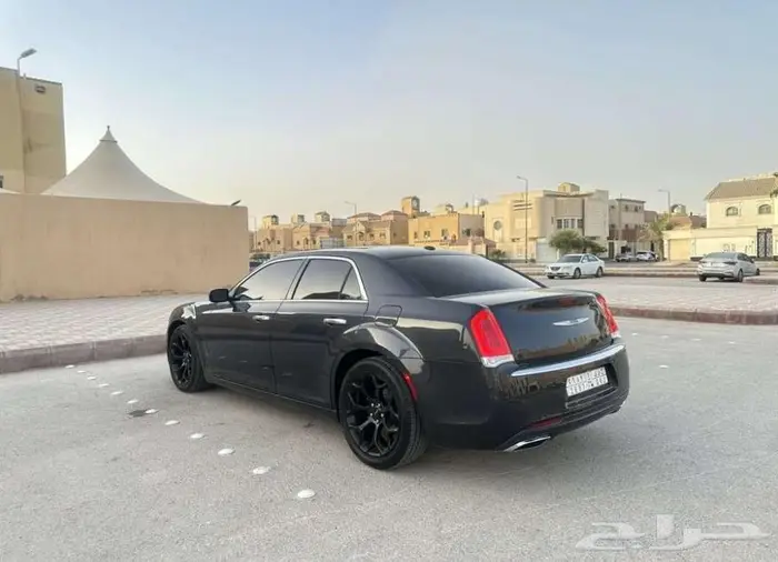 للبيع كرايسلر 18