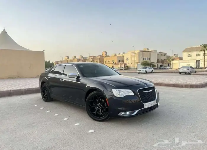 للبيع كرايسلر 12