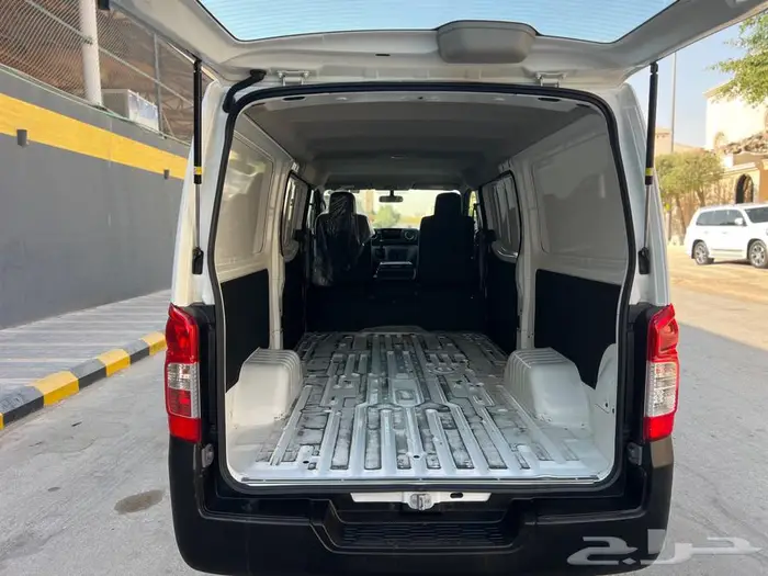 نيسان اورفان باص بضاعه 2021 ديزل نظيف جدا 9