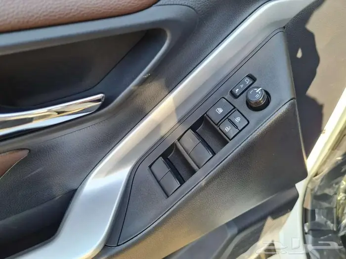 تويوتا انوفا GL هايبرد موديل 2026 10