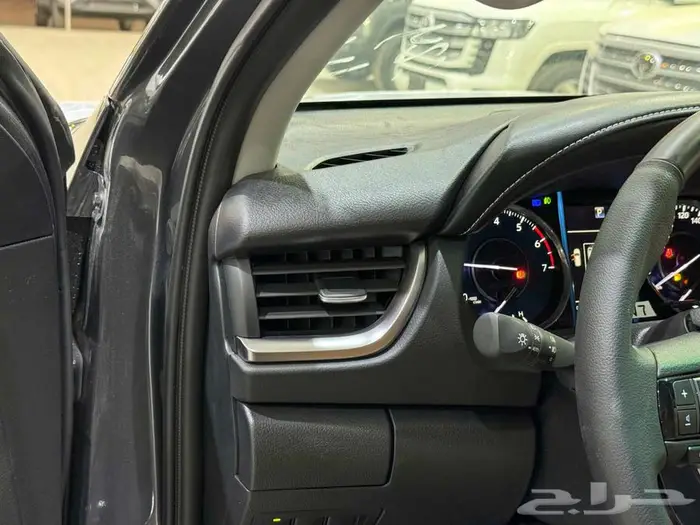 تويوتا فورتشنر في إكس3 اس فل رمادي بنزين 2025 اقل سعر 10