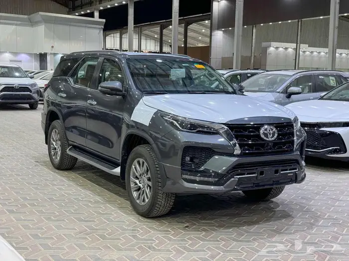 تويوتا فورتشنر في إكس3 اس فل رمادي بنزين 2025 اقل سعر 1