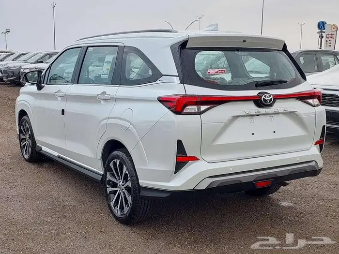 تويوتا فيلوز GLX موديل 2025 1