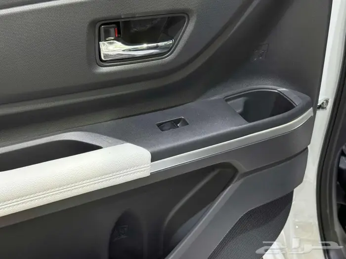 تويوتا فيلوز ابيض بنزين 2025 اقل سعر كاش واقساط 4