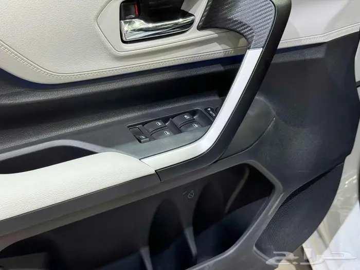 تويوتا فيلوز ابيض بنزين 2025 اقل سعر كاش واقساط 26