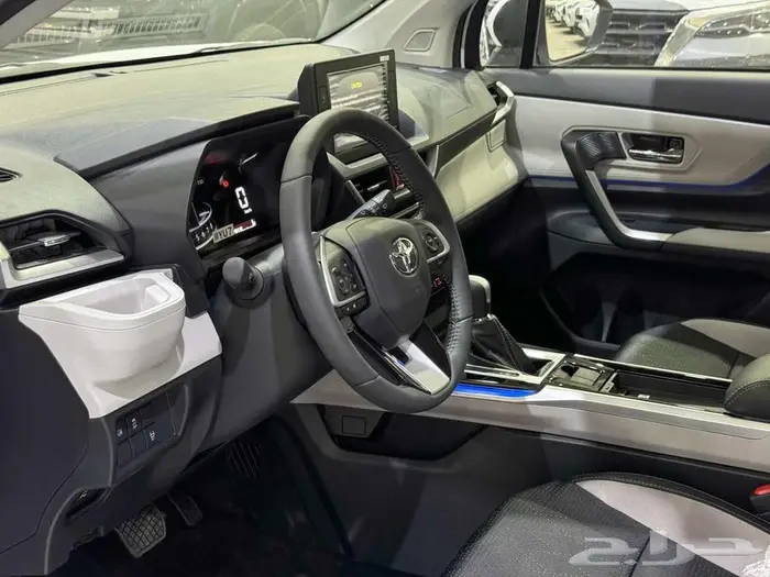 تويوتا فيلوز ابيض بنزين 2025 اقل سعر كاش واقساط 17