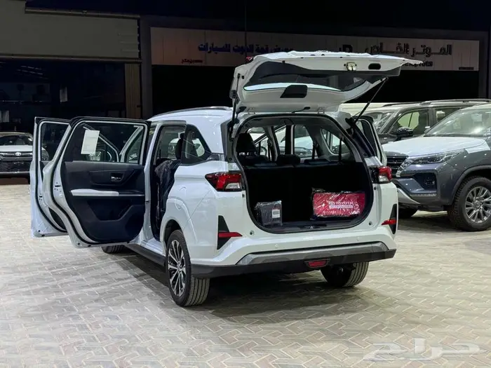 تويوتا فيلوز ابيض بنزين 2025 اقل سعر كاش واقساط 28