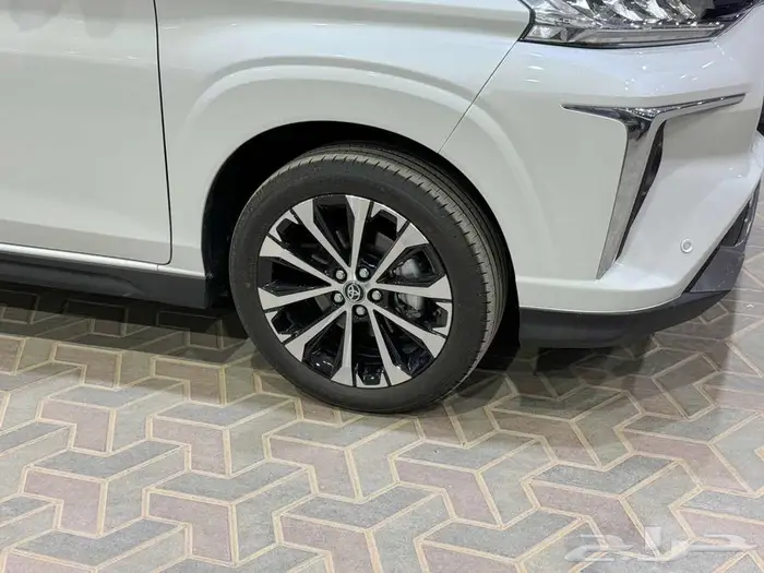 تويوتا فيلوز ابيض بنزين 2025 اقل سعر كاش واقساط 29