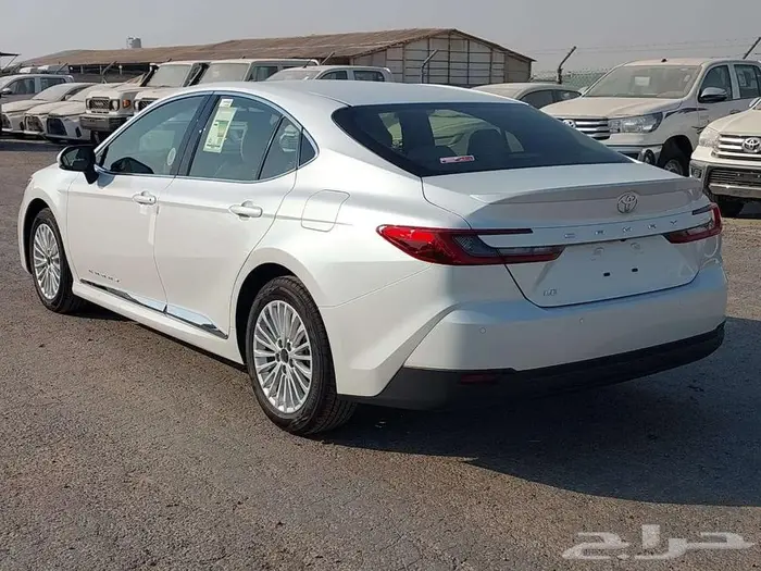 تويوتا كامرى LE بنزين موديل 2025 1