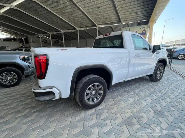 جمس سييرا الفيشن غمارة ابيض 2025 8