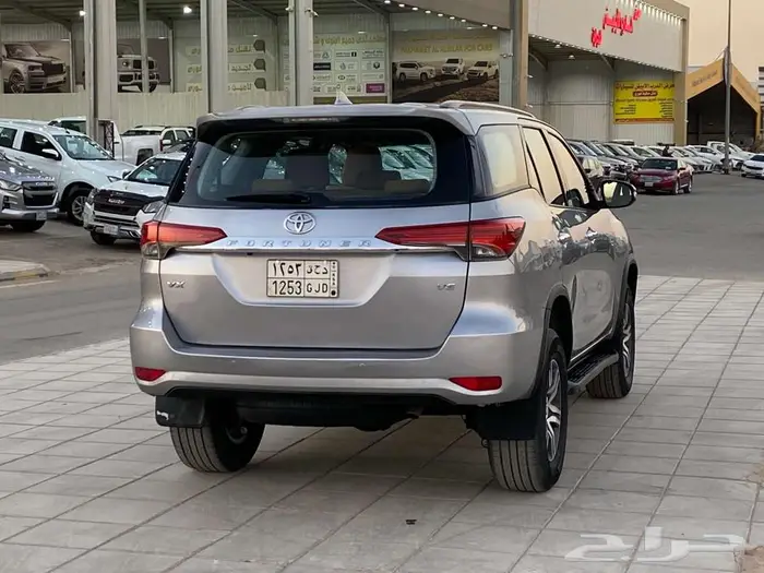 تويوتا فورشنر6سلندر دبل2017 4