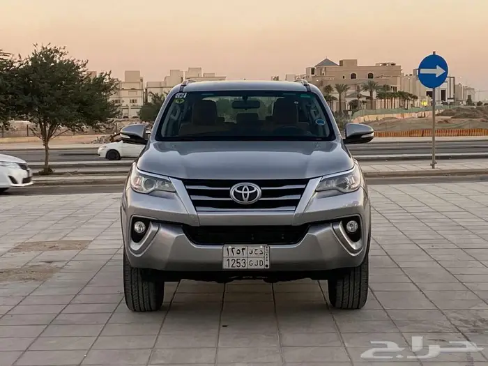 تويوتا فورشنر6سلندر دبل2017 1