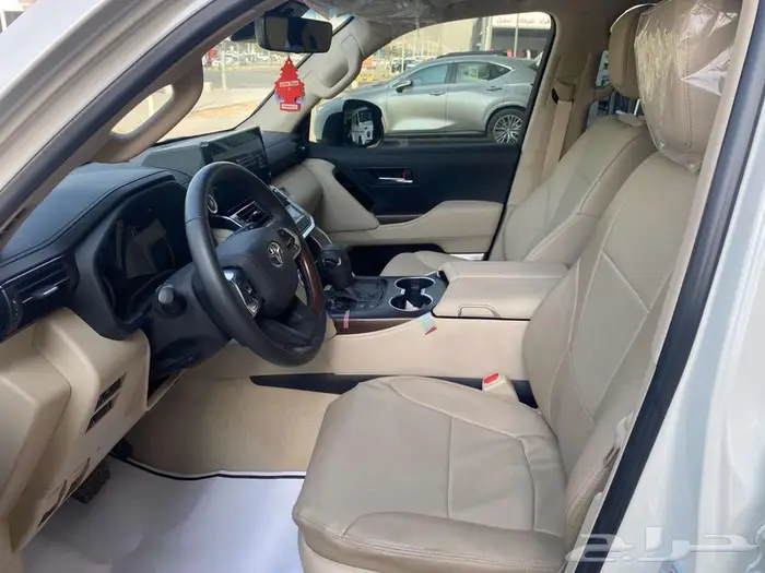 تويوتا لاند كروزر GXR L5 2023 ابيض مستعمل 5