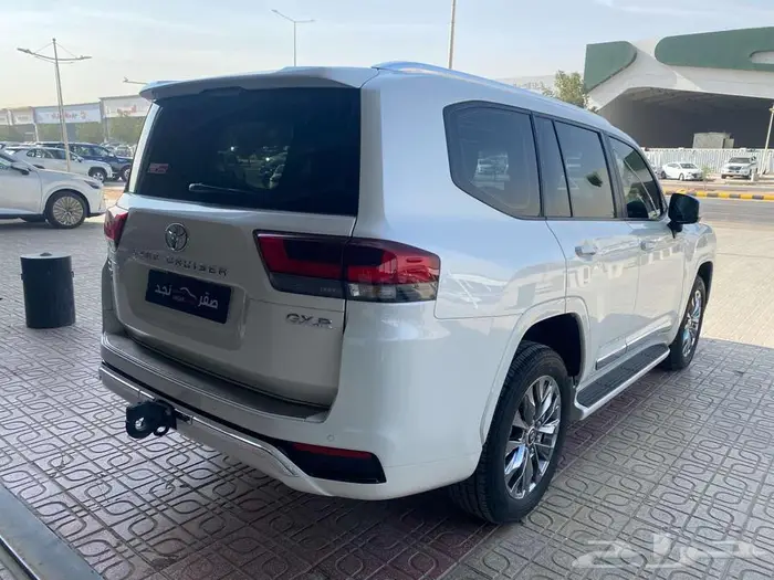 تويوتا لاند كروزر GXR L5 2023 ابيض مستعمل 12