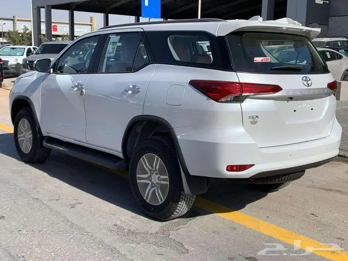 تويوتا فورتشنر GX2 2.4 ديزل دبل 2025 4