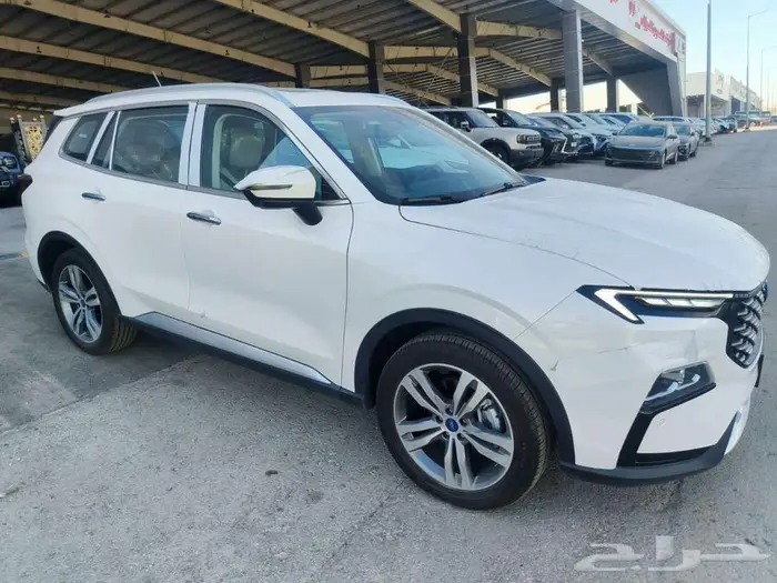 فورد تريتوري تيتانيوم بلس موديل 2025 سعودي 2