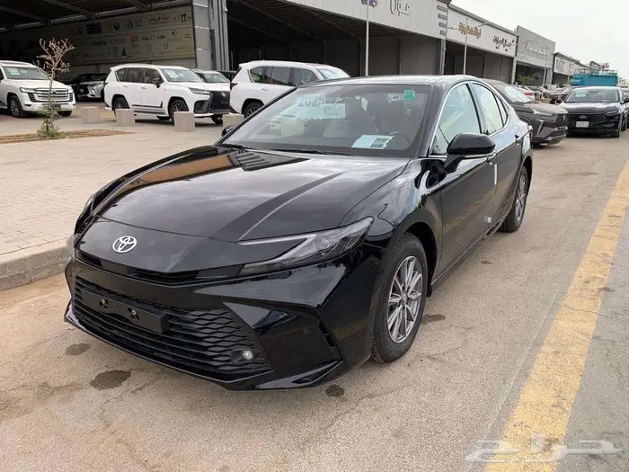 تويوتا كامرى E موديل 2025 1
