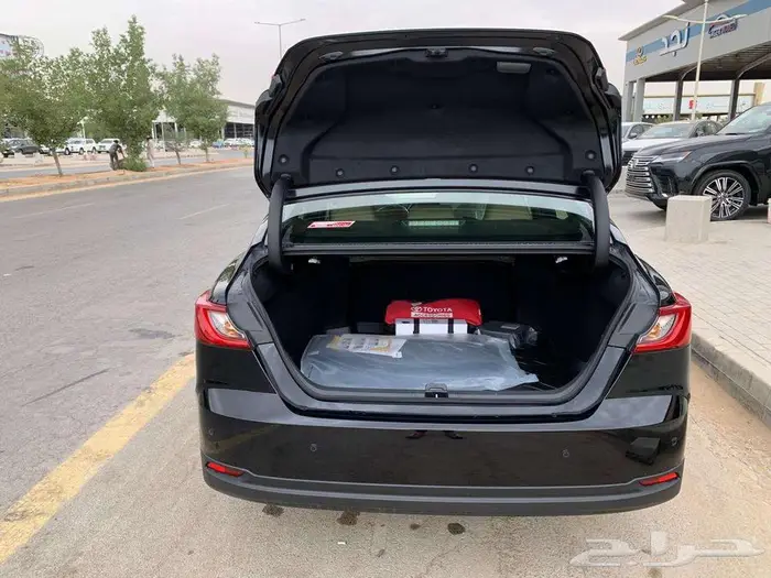 تويوتا كامرى E موديل 2025 19