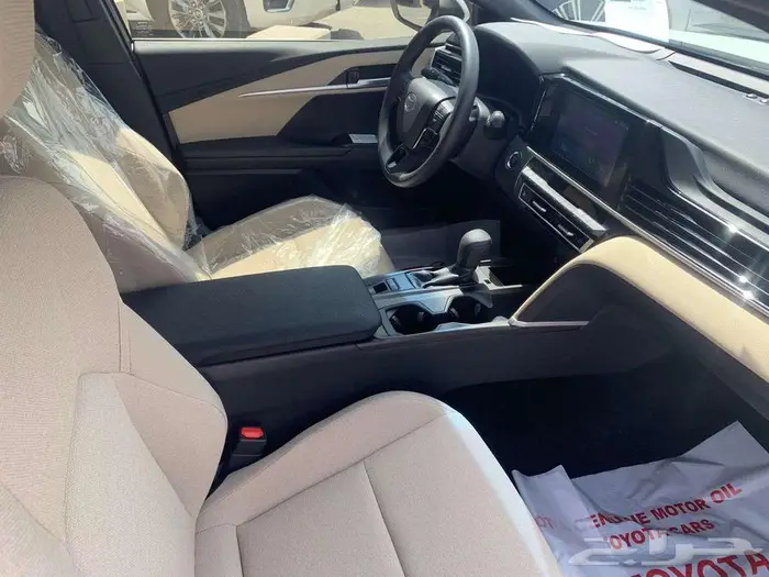 تويوتا كامرى E موديل 2025 15