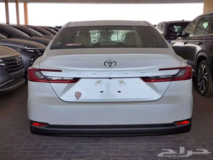 تويوتا كامري LE بنزين 2025 4