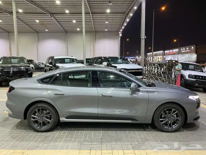 فورد تورس امبيانتي 2026 رصاصي سعودي 7