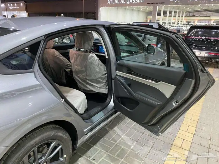 فورد تورس امبيانتي 2026 رصاصي سعودي 11