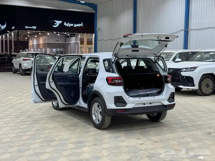 تويوتا رايز ستاندر ابيض بنزين 2026 اقل سعر كاش وبنوك 26