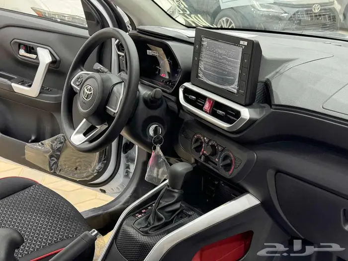 تويوتا رايز ستاندر ابيض بنزين 2026 اقل سعر كاش وبنوك 32