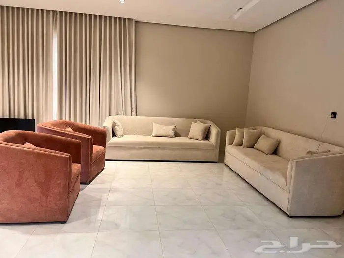 كنب نظيف جدا قطعتين كبار واثنين نفر 0