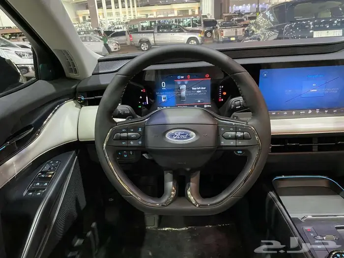 فورد تورس تيتانيوم 2026 اسود سعودي 17