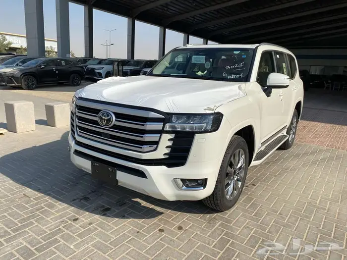 تويوتا لاندكروزر 2026-L4 بنزين.سعودي ( ابيض ) 1