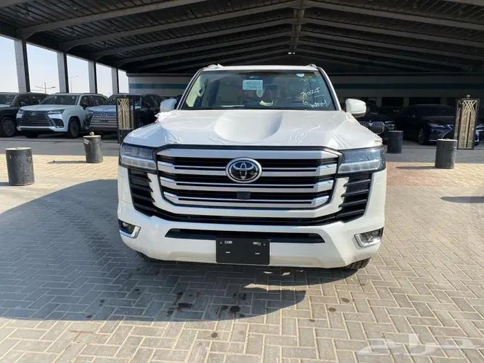 تويوتا لاندكروزر 2026-L4 بنزين.سعودي ( ابيض ) 0