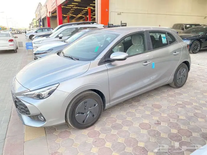 ام جي (3) 2025 اصفار سعودي 4 سلندر كاميرا شاشة 5