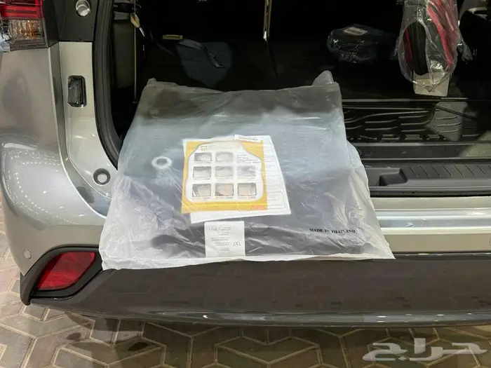 تويوتا هايلاندر لميتد فل فضي هايبرد 2025 اقل سعر 10