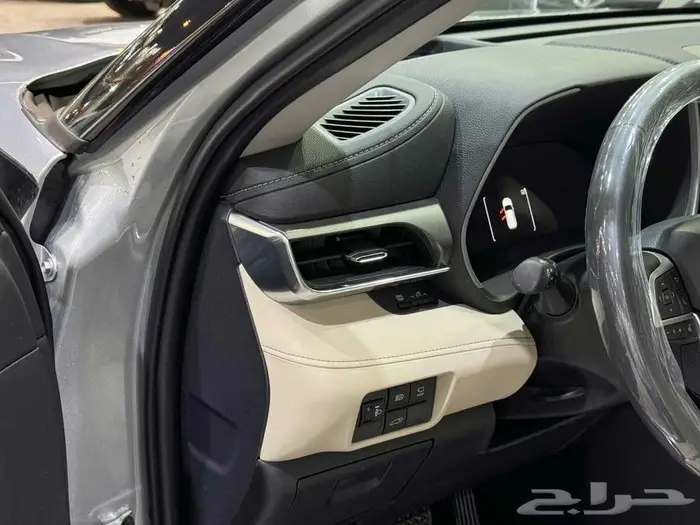 تويوتا هايلاندر لميتد فل فضي هايبرد 2025 اقل سعر 18