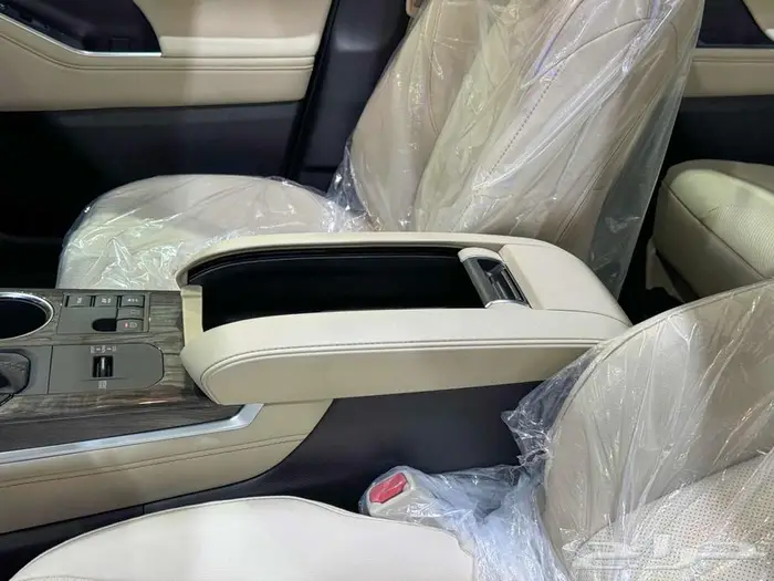 تويوتا هايلاندر لميتد فل فضي هايبرد 2025 اقل سعر 26