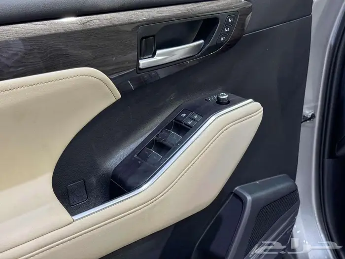 تويوتا هايلاندر لميتد فل فضي هايبرد 2025 اقل سعر 32