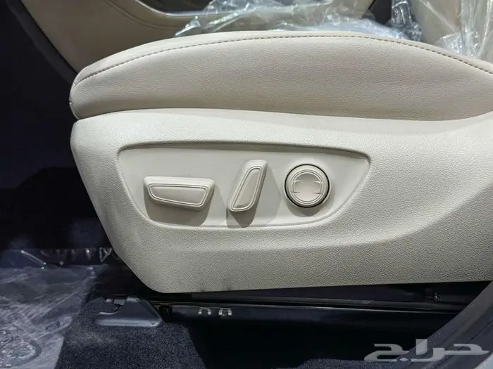 تويوتا هايلاندر لميتد فل فضي هايبرد 2025 اقل سعر 40