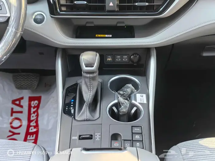 تويوتا هايلاندر هايبرد GLEموديل 2025 9