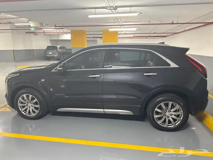 كاديلاك XT4 5