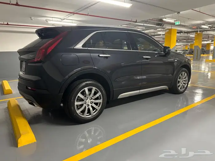 كاديلاك XT4 8