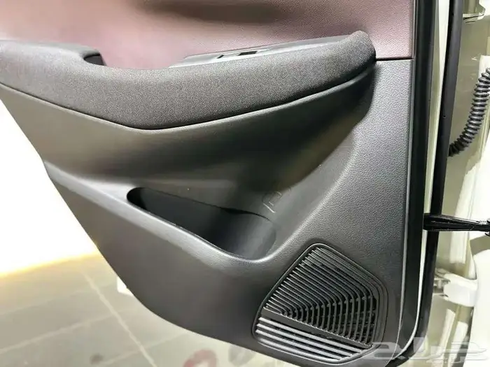 تويوتا اوربان GL استاندر 2026 10