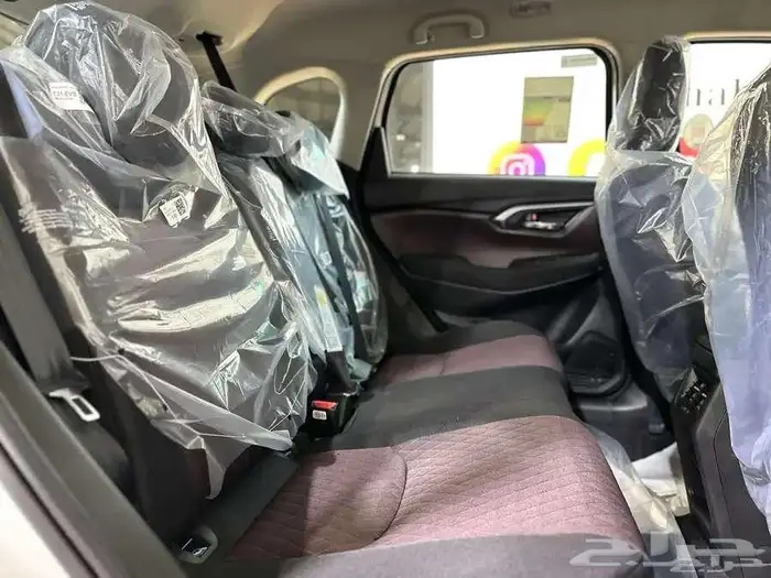 تويوتا اوربان GL استاندر 2026 11