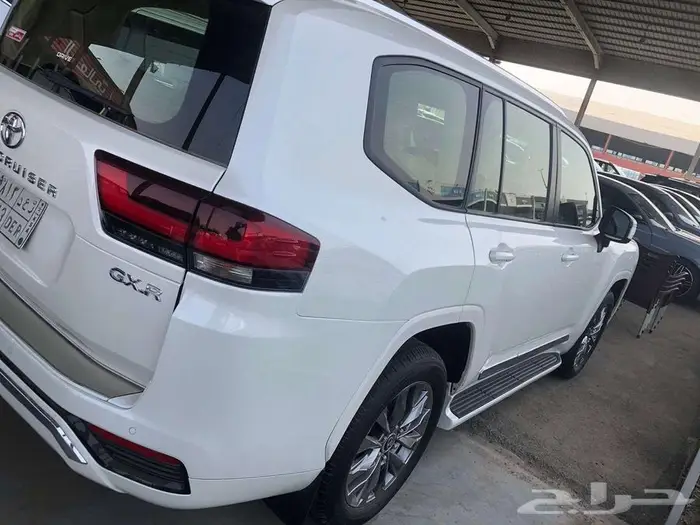 تويوتا لاندكروزر GXR4 دفع امامي 2024 12