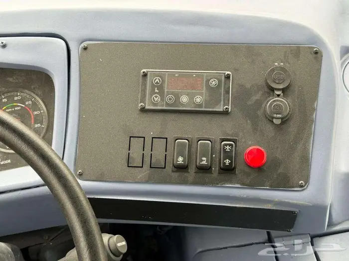 باص اشوك ليلاند 33 راكب ديزل موديل 2025 3