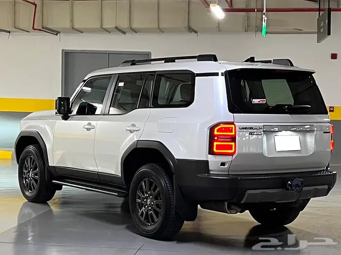 تويوتا برادو TXL3 بنزين عبداللطيف جميل 2025 8