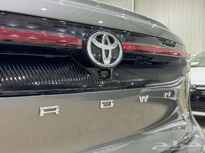 تويوتا كراون برستيج رمادي هايبرد 2026 اقل سعر كاش وبنوك 18