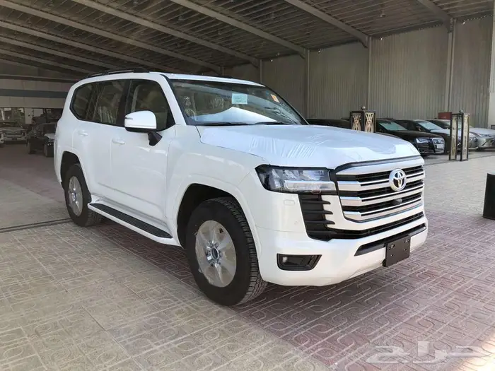 تويوتا لاندكروزر 2025 -L2 بنزين. (- ابيض ) 2