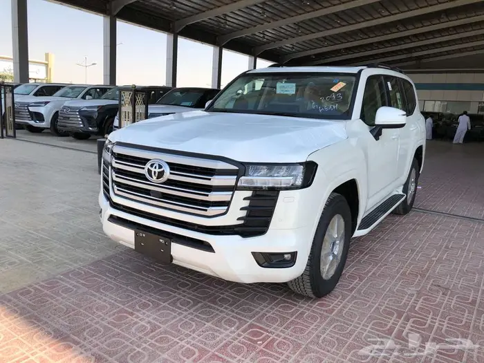 تويوتا لاندكروزر 2025 -L2 بنزين. (- ابيض ) 0