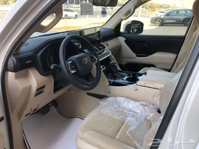 تويوتا لاندكروزر 2025 -L2 بنزين. (- ابيض ) 6